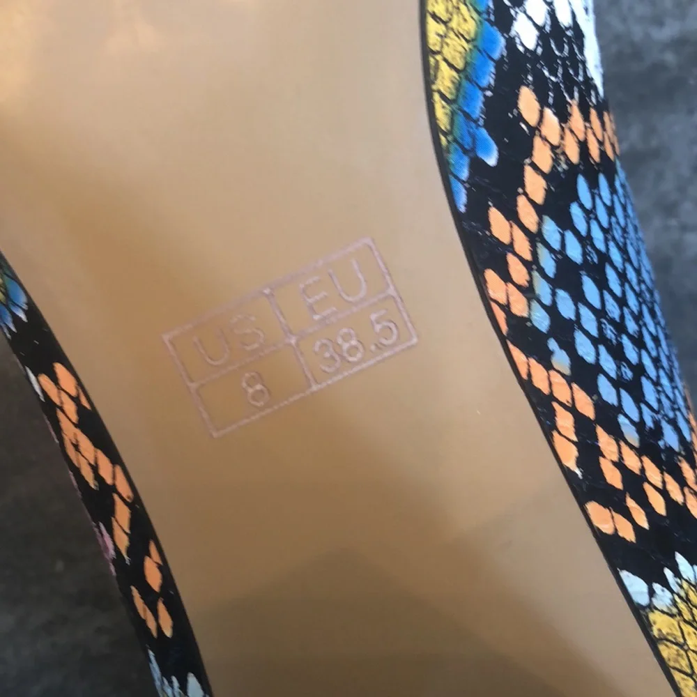 Eldof Woman’s Pump Shoes - Picture 7 of 7